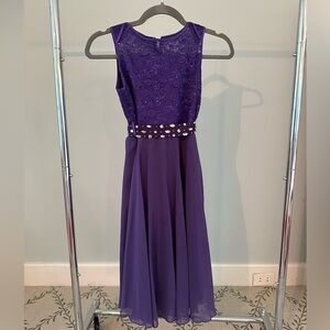 iEFiEL girls purple lace/ chiffon dress with gem ribbon belt. US Girls size 12